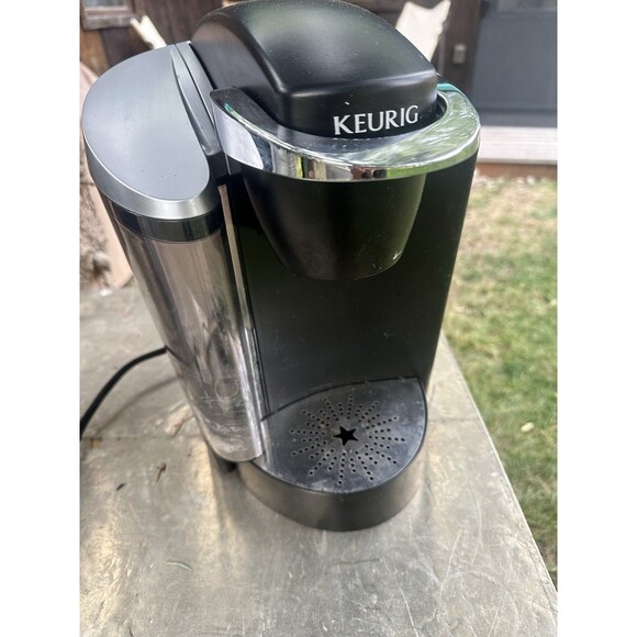 KEURIG B60 SINGLE-CUP BREWING SYSTEM COFFEE MAKER 60 OZ., Special edition - Picture 1 of 8